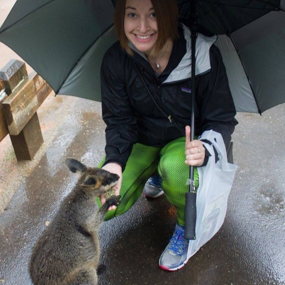 Meet your Posher, Nicole - Picture 2 of 3